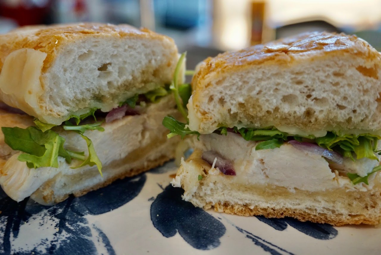 Gallery Café : River West by null