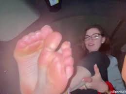 Eaaagwobaaaa qrtihgu jpg x Cum on soles