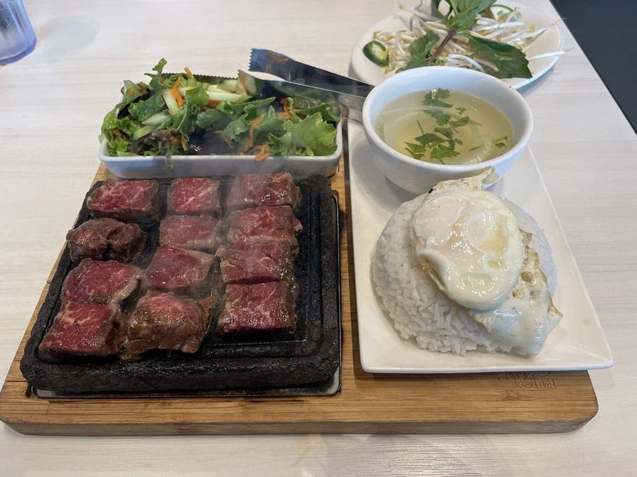 Broth & Basil by null