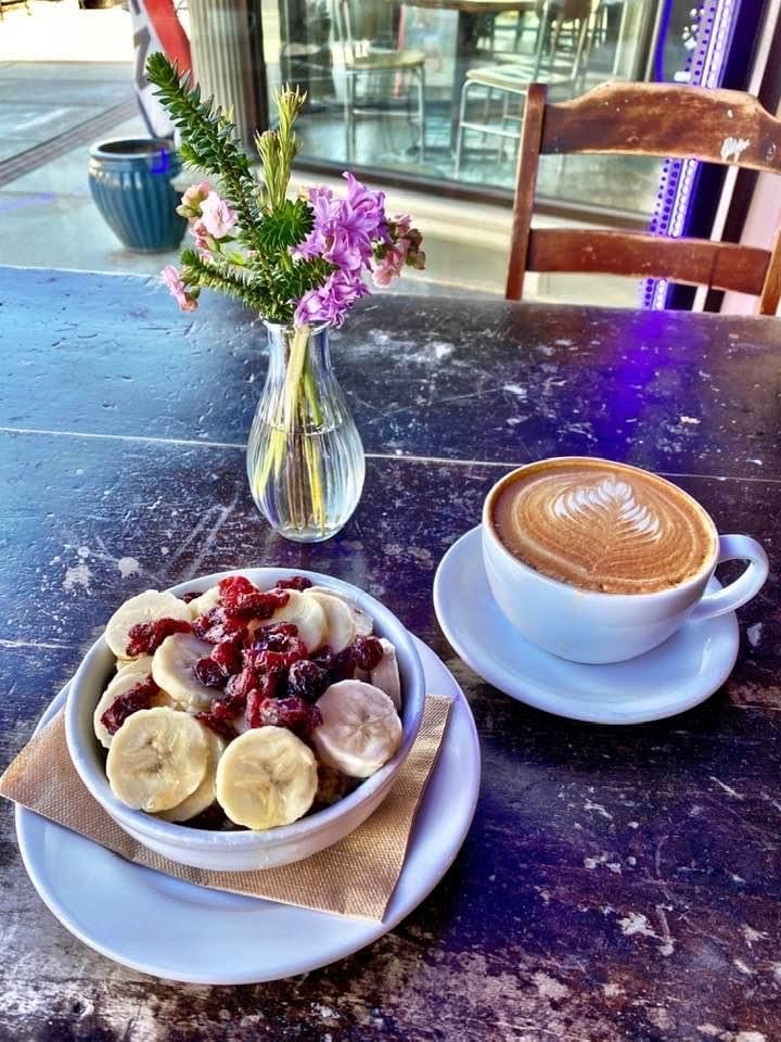 Dottie's Coffee Lounge by null