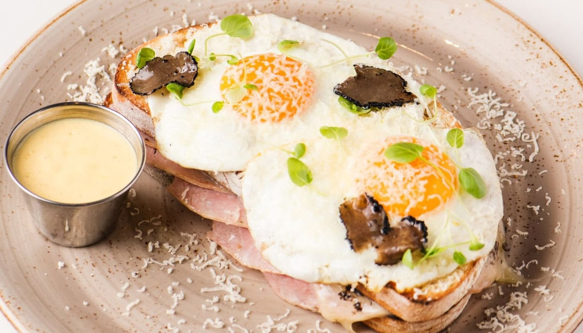 OEB Breakfast Co. by null