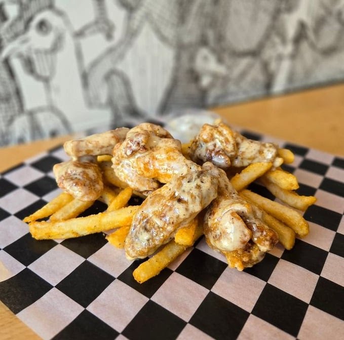 Roost Chicken & Biscuits by null