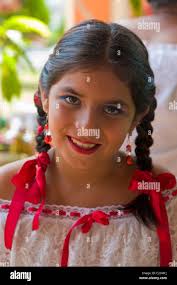 Mexican village girl|Portrait of two girls in the Mixtec village of San Juan Contreras near  Oaxaca, Mexico Stock Photo - Alamy