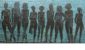 конкурс красоты нудисток|Файл:Korzhev Ivan. Konkurs. Коржев И. Конкурс красоты, 2010, литьевой  камень раскрашенный, 200х85см.JPG — Википедия