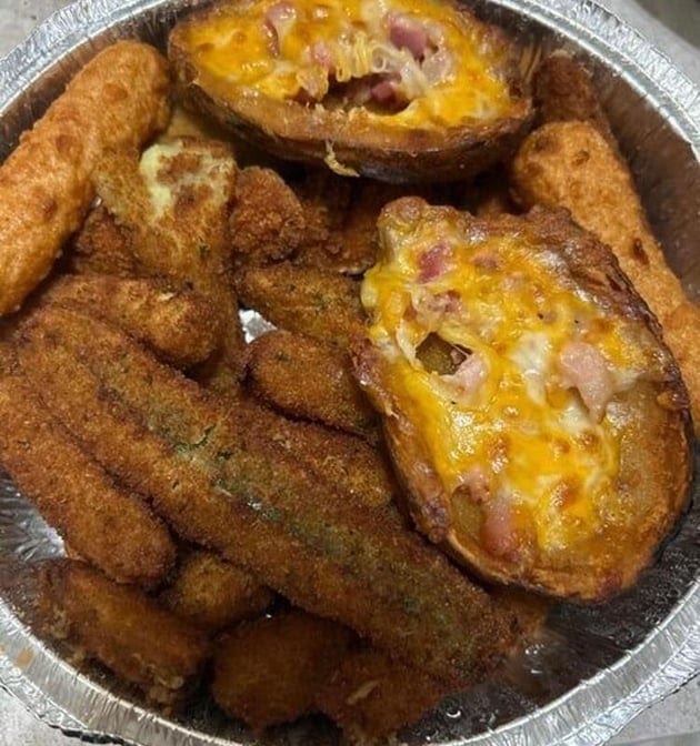 The Kettle Black by null