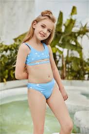 девочки в плавках