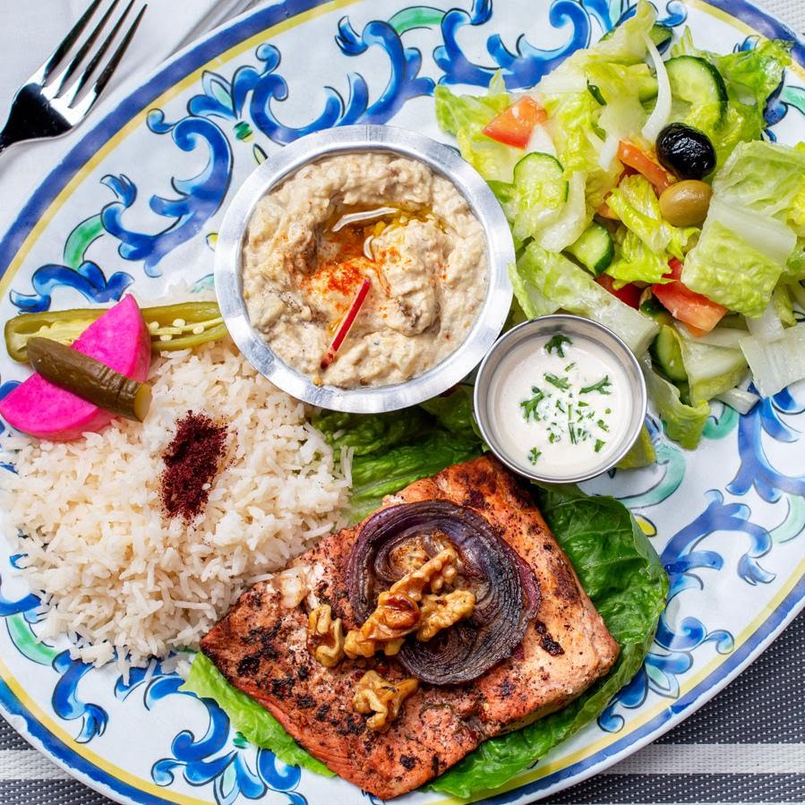 Les Amis Restaurant & Lounge by null