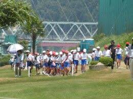 抜ける 小学生 |risa.risa.k | 小学校卒業式🏫🎓 もう私が口出しするよりよっぽど正しい選択と決断力をもってる頼もしい娘。 親は力を抜ける居場所を作ってあげないといけなと改めて思いました。  子供の成長と幸せが一番の喜び♡ 卒業おめでとう㊗️👧🏻💓 #卒業式 #小学校卒業式 #小学生 ...