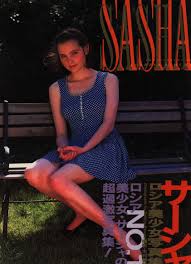 ロシア美少女ヌード|ロシアの超美少女Olivia Devineが小さなオマンコをヌードでクローズアップ - PornPics.com