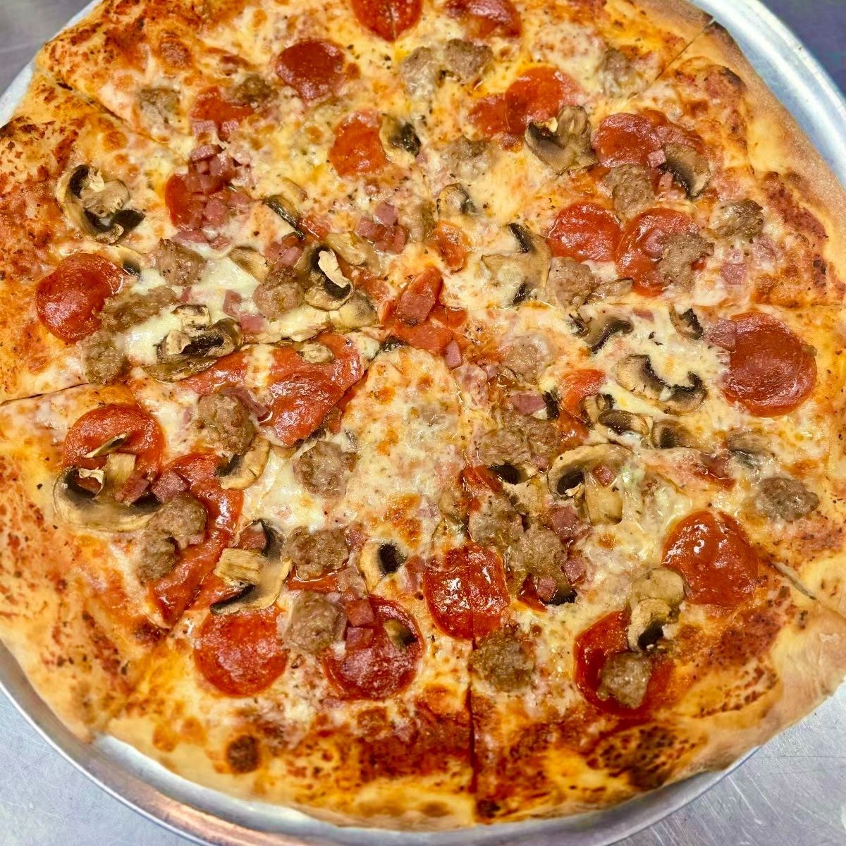 Sunset Pizzeria & Bar by null