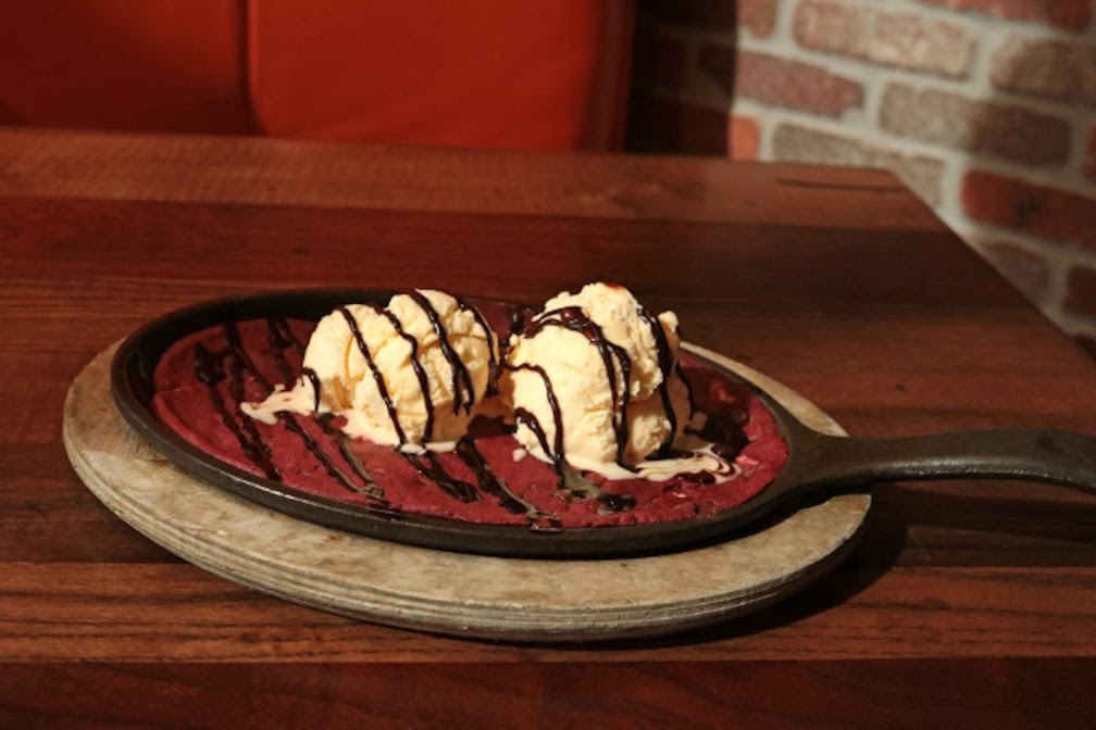 East Coast Wings + Grill by null