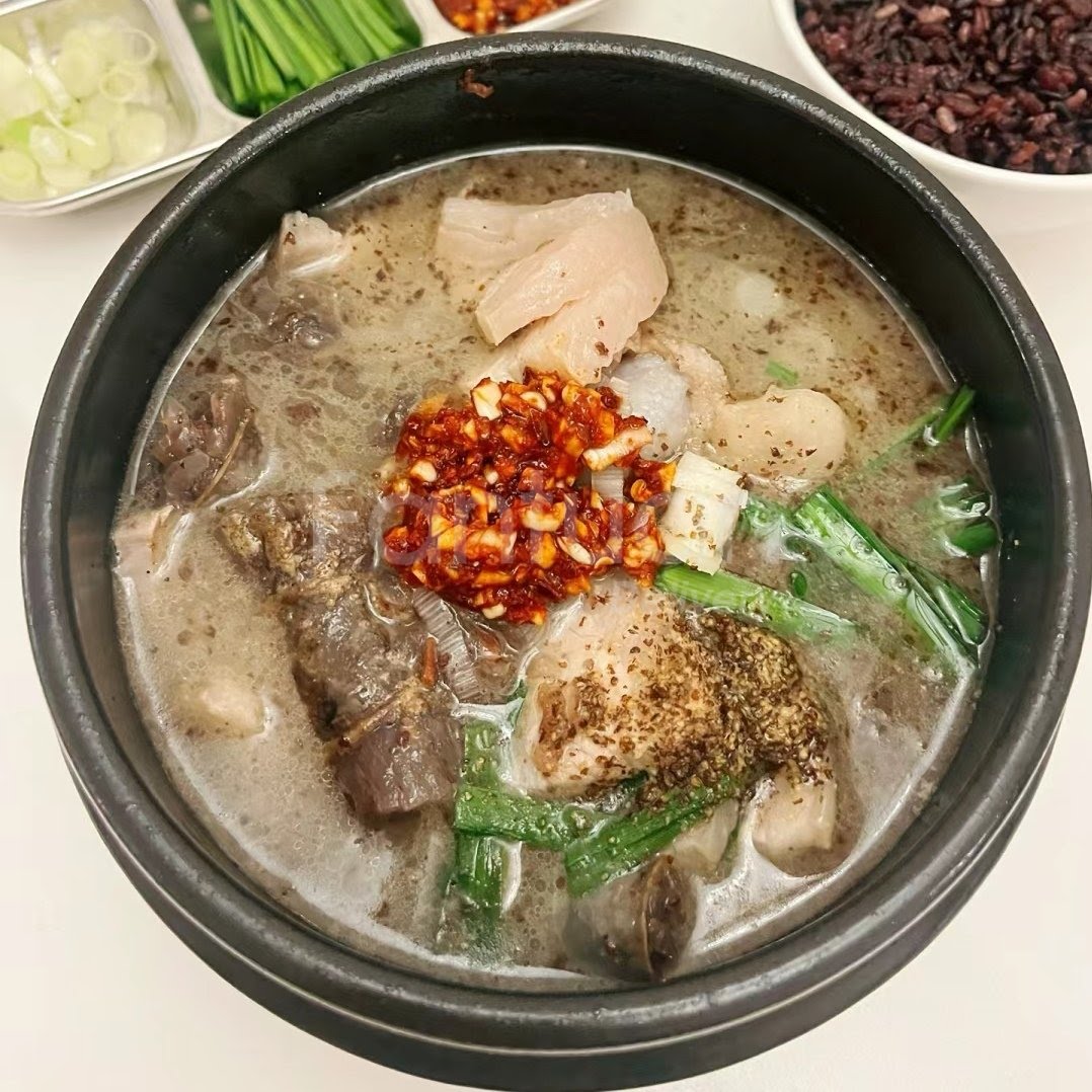 Hanyang Jokbal Mississauga by null