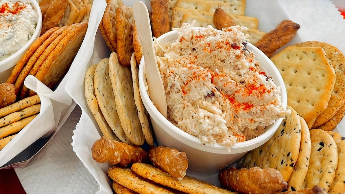 High Tide Daiquiris & Mimosas by null