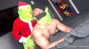 The grinch and the santa claws double fucked tranny elf jpg x Grinch parody