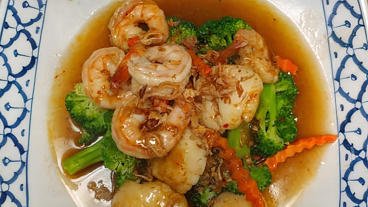 Mom Can Cook Thai Kitchen by null