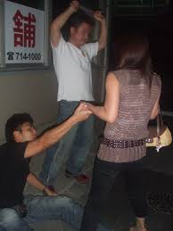 泥酔熟女|泥酔中の妻にイタズラしてみたwww