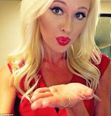 Oedynl bu ceeafrdiibdnaszwgfekgdwmgeod photomode video share card jpg x Tomi lahren sex