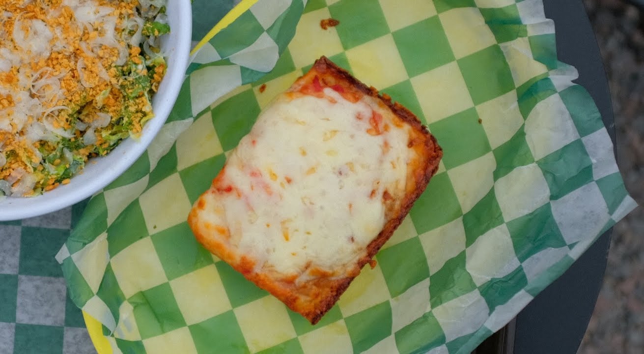 Wrecktangle Pizza by null