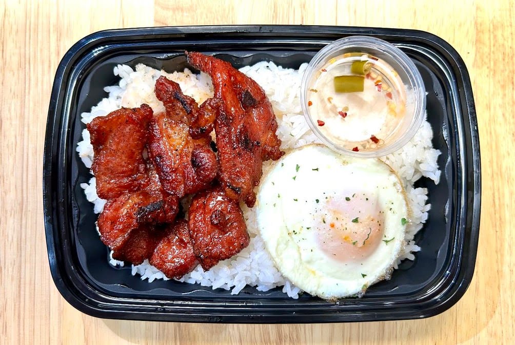 HALO HALO FILIPINO KITCHEN by null