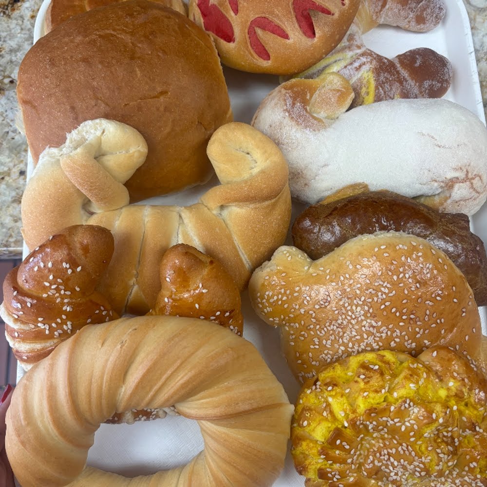 Panaderia San Miguel by null