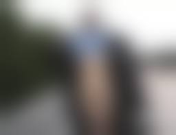 Asia 人妻 熟女 主婦  全裸|岩下みちる 裸エプロンで野外露出する美人妻 - Hey動画 月額見放題プラン