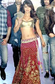 Kareena kapoor in red jpg x Kareena kapoor hot