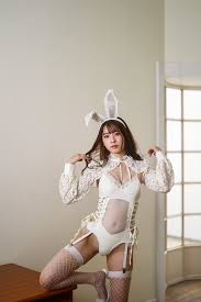 紅羽りお 撮影|紅羽りお、極上スタイルに目を奪われる「眼福」ランジェリーショットが話題 | ENTAME next - アイドル情報総合ニュースサイト