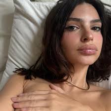 Emily ratajkowski nude pictures in an infinite scroll jpg x Ratajkowski nude
