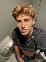 Young gay male beauties boy post blog about gay boys and twinks jpg x Young gay boys
