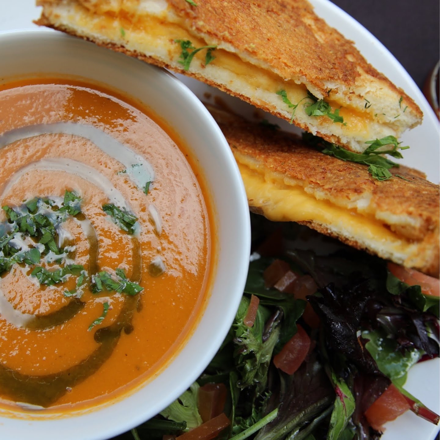 Traxx Restaurant by null