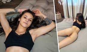 Amateur brunette nude porn pics jpg x Amateur brunette