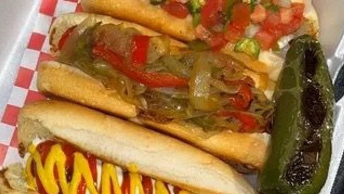 BRICK'S BAR & LALO'S by null