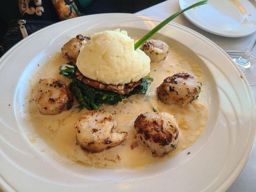 Lara's Fine Dining by null