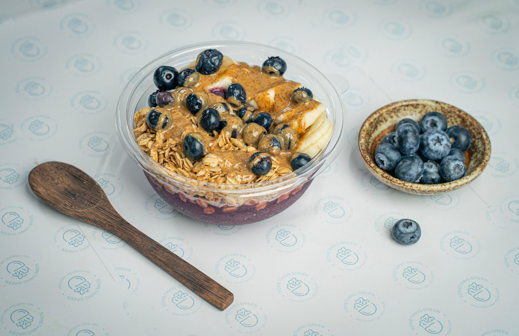 SOMETHING GREEN by null