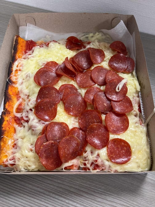 Beto's Pizza by null