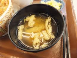 すき家 女性店員  モザなし|すき家 鮭朝食290円 ≫ からあげ朝食280円 ≪ 牛丼(並)・つゆだく・3点セット380円 : B級グルメとラーメン二郎の食べある記