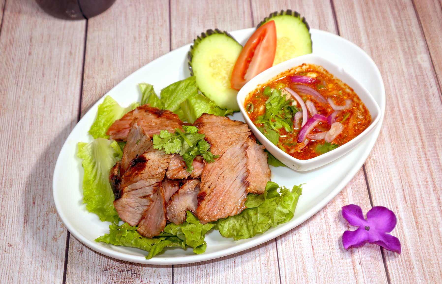 Bai Plu Thai & Sushi Bar by null