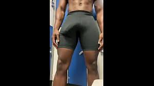 View video jpg x Huge bulge