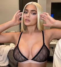 Mk kylie jenner weird pose comp jpg x Kylie jenner tits
