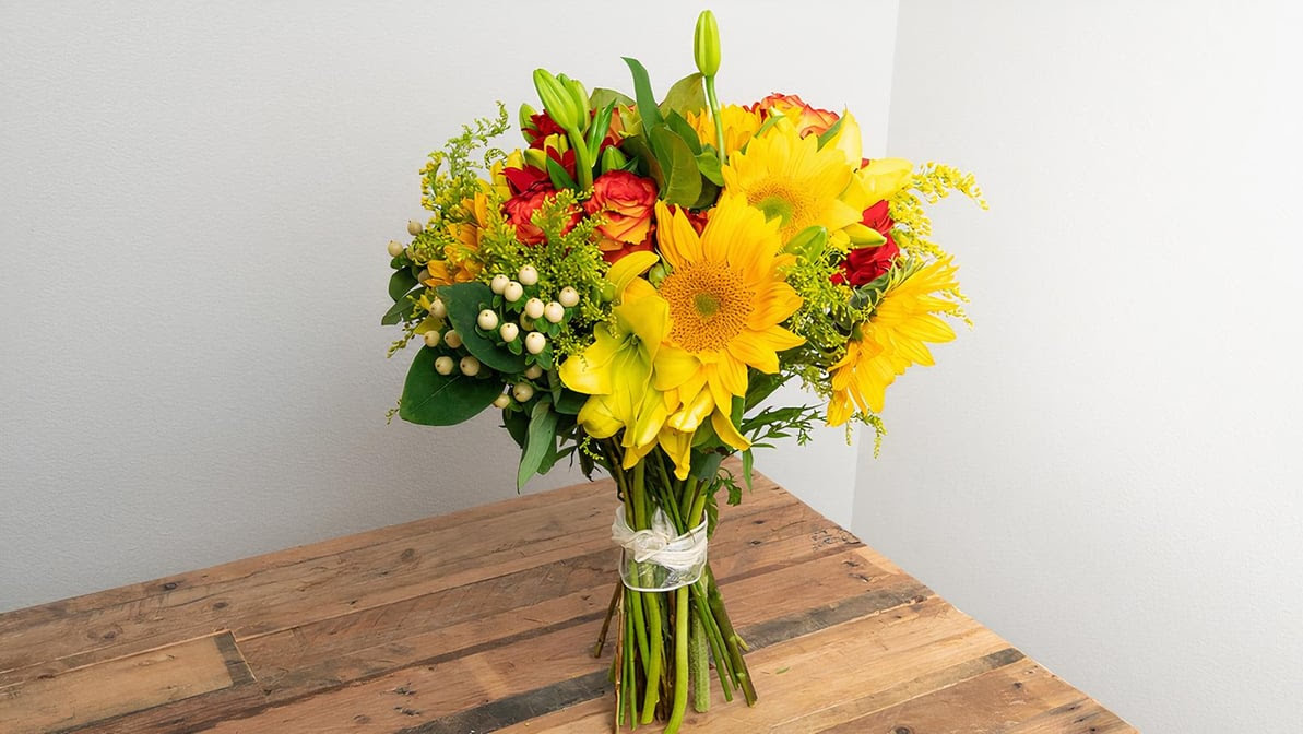 Flower Outlet & Gifts by null