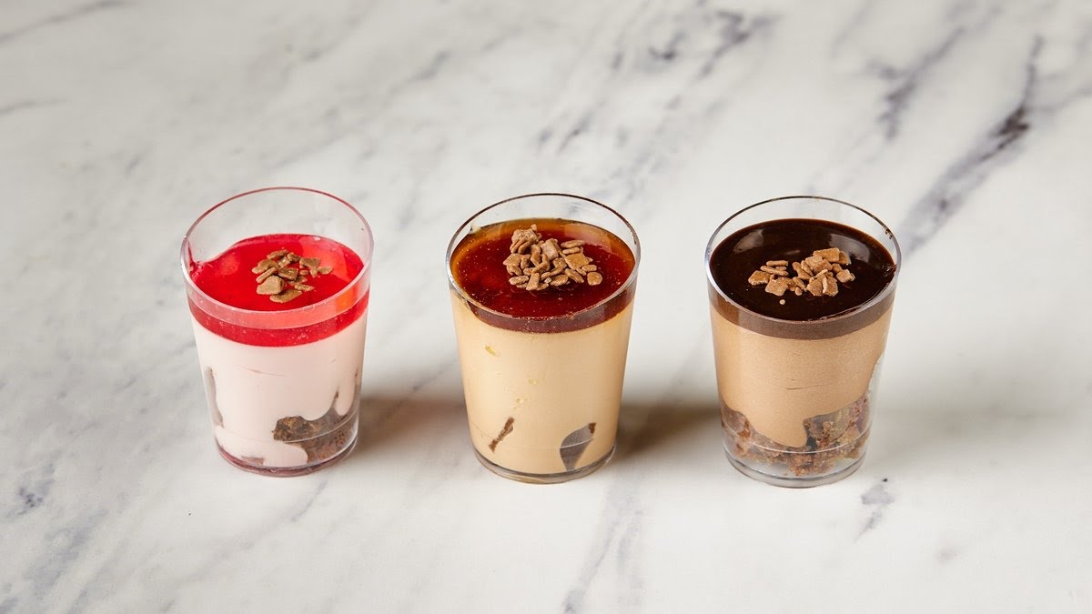 Georgios Galifianakis by null