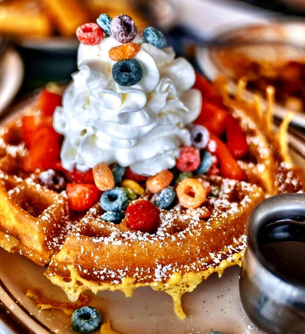 Eat'n Park Restaurant by null