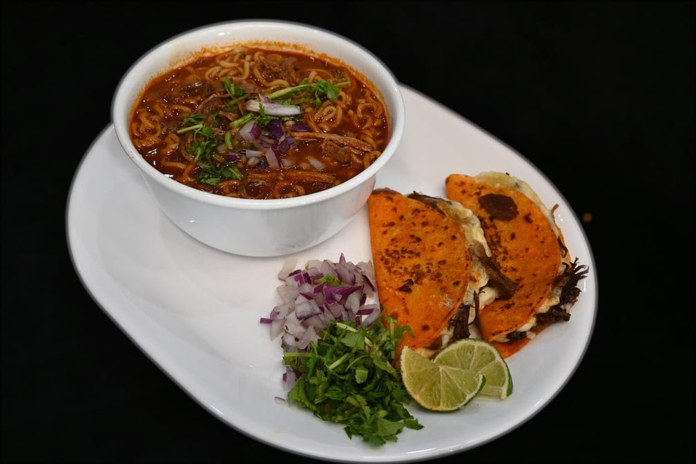 Birria House - Tacos y Mas by null