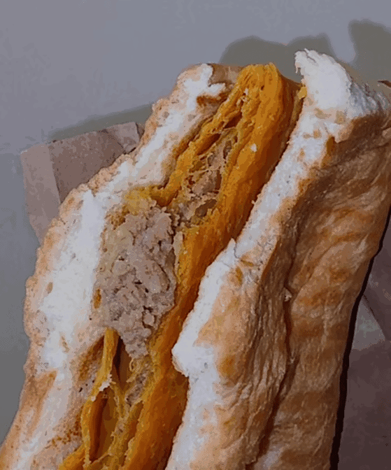 P & R Jamaican Restaurant and Ice Cream Parlor by null