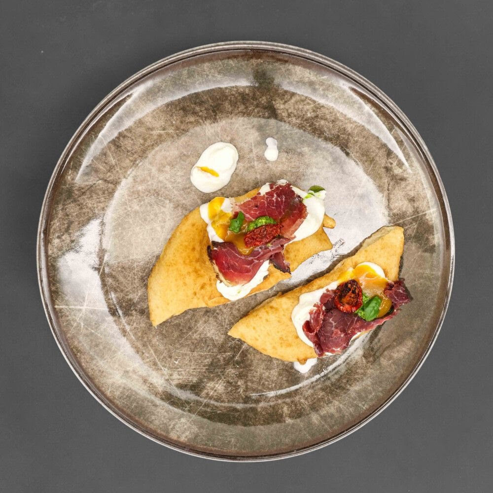 Isabella De Cham Pizza Fritta by null