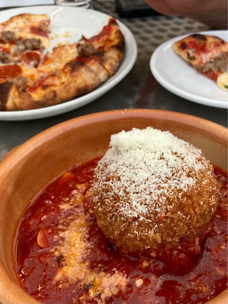 Tolli’s Trattoria by null