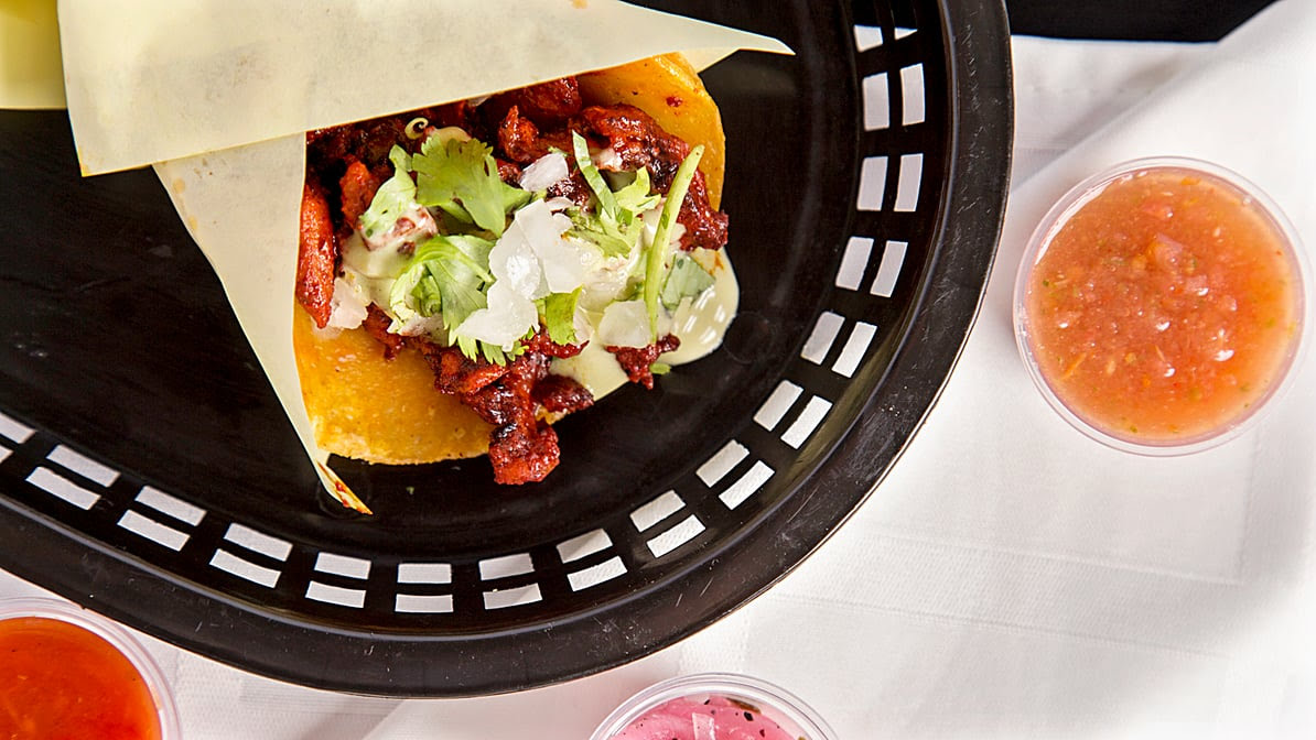 Taquería Revolución by null