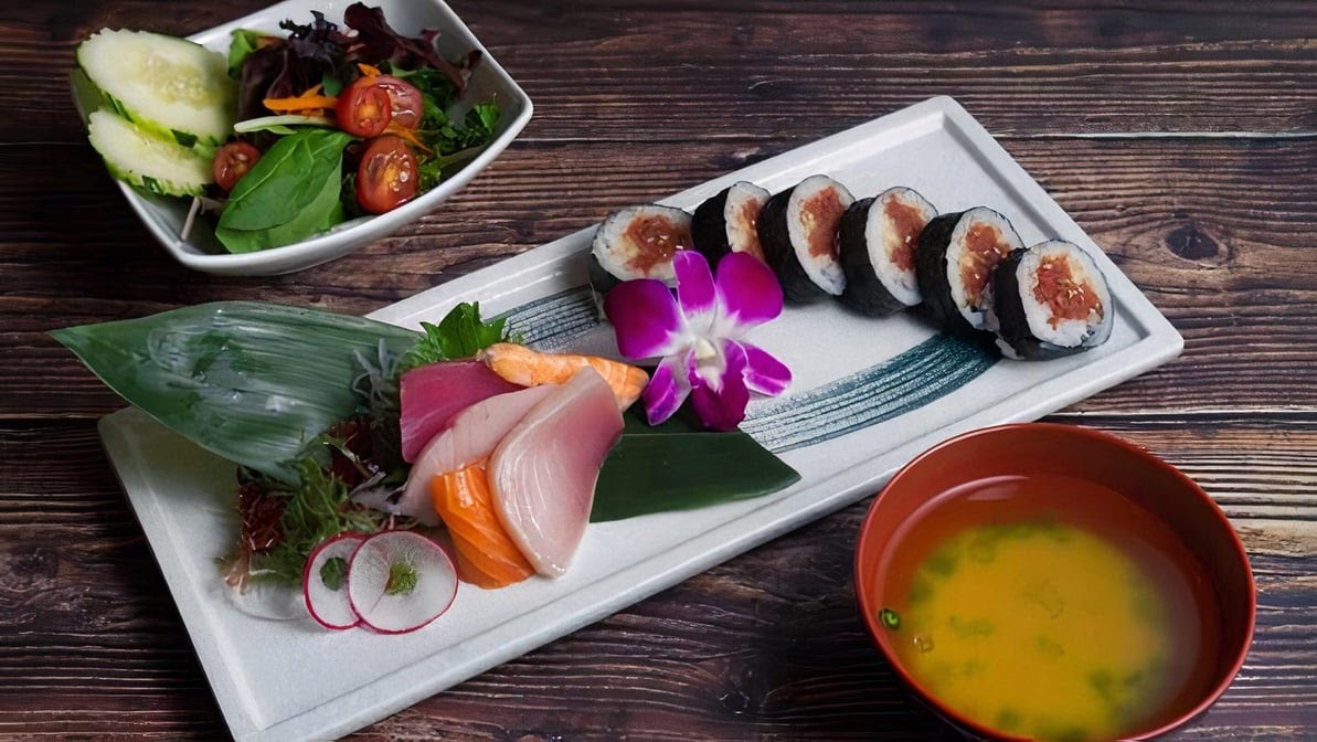 RIZE THAI SUSHI by null