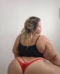 Chico deportista verbal en sexy tanga roja jpg x Roja tanga