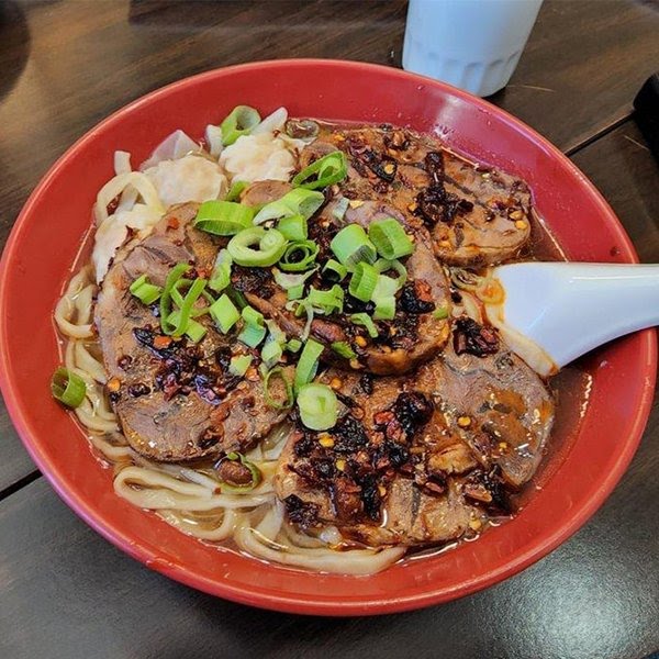 Yummy Yummy Noodles by null